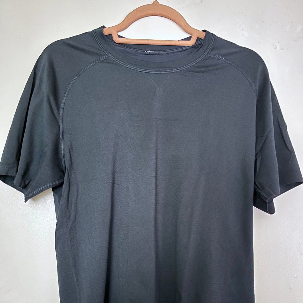 lululemon Metal Vent Tech Short-Sleeve Shirt 2.0 - NAVY